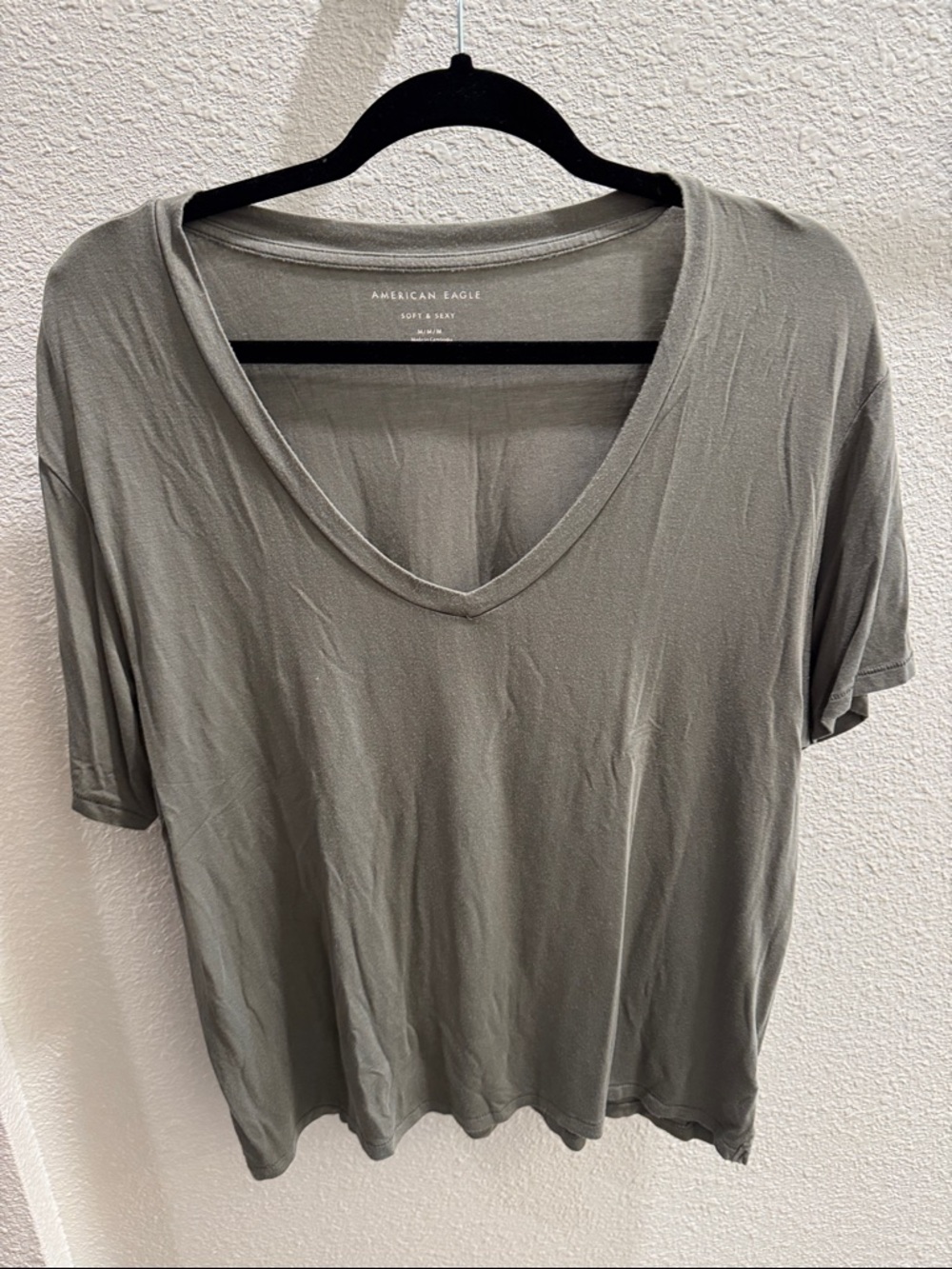 American Eagle Outfitters Soft & Sexy V-Neck Tee in Olive